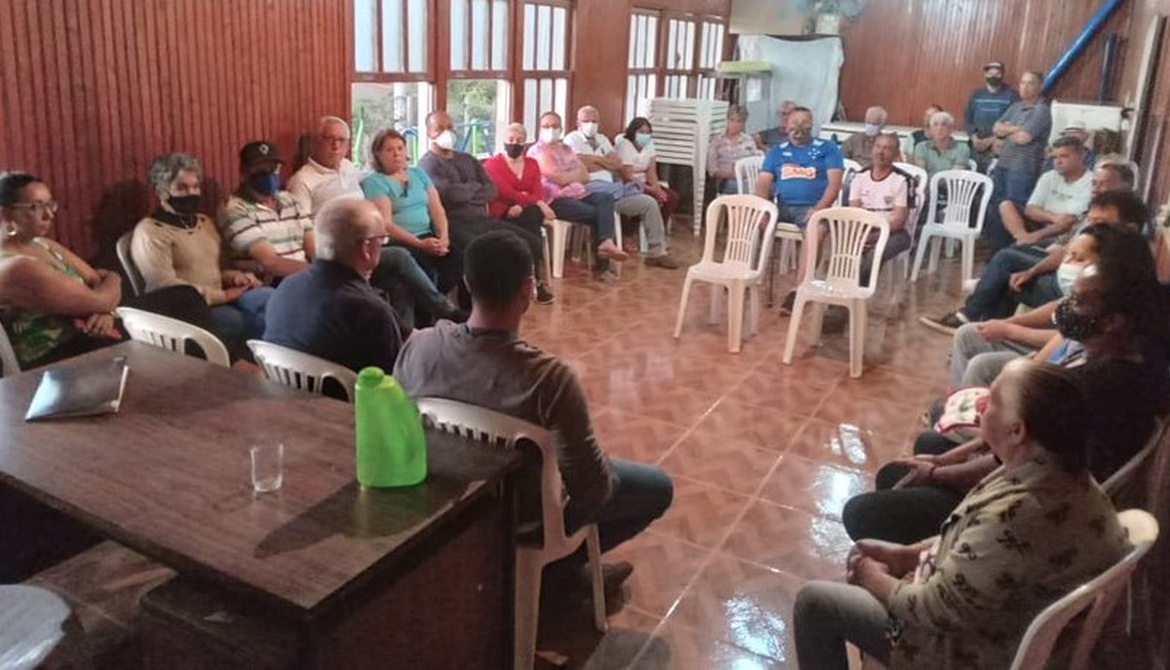 REPRESENTANTES DA SANEOURO SE REÚNEM COM MORADORES DE SOARES